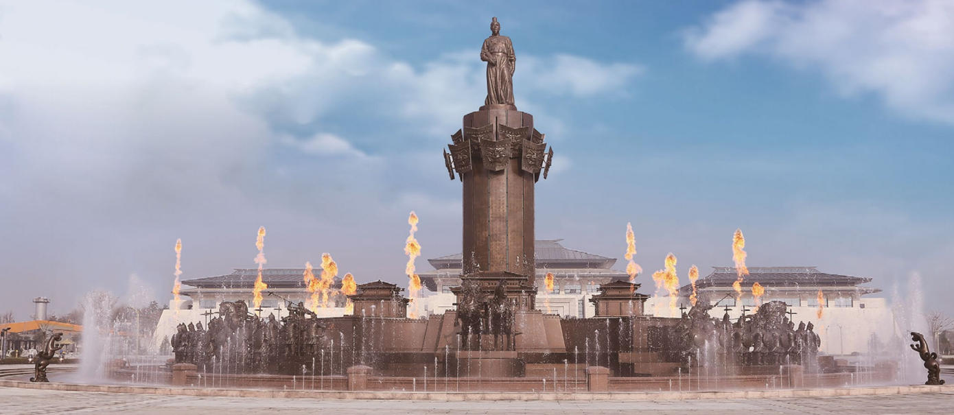 《孫武頌》動感雕塑依據(jù)孫子軍事文化思想，采用現(xiàn)代雕塑藝術(shù)設(shè)計(jì)而成。該動感雕塑運(yùn)用了先進(jìn)的數(shù)字技術(shù)，采用激光、音響、焰火、水霧、轉(zhuǎn)動、燈光、噴泉等有機(jī)組合，生動演繹了古代戰(zhàn)爭場面，場景高潮迭起、五彩繽紛、雄渾博大、震撼人心，是目前科技含量最高、工藝最復(fù)雜、藝術(shù)效果最佳的景觀動態(tài)雕塑典范。.jpg